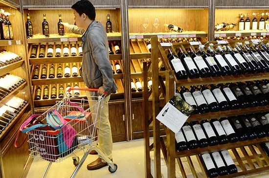 图片：中国葡萄酒零售店，来源：Gatty Image